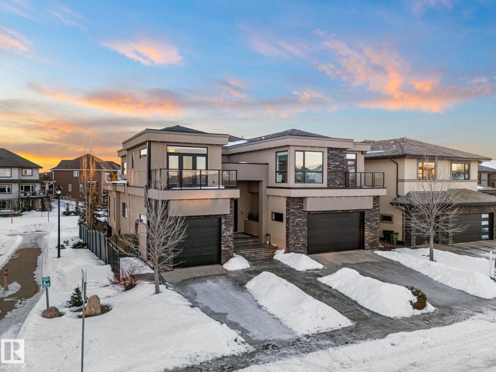 












4727 WOOLSEY CM NW

,
Edmonton,




Alberta
T6W2B9

