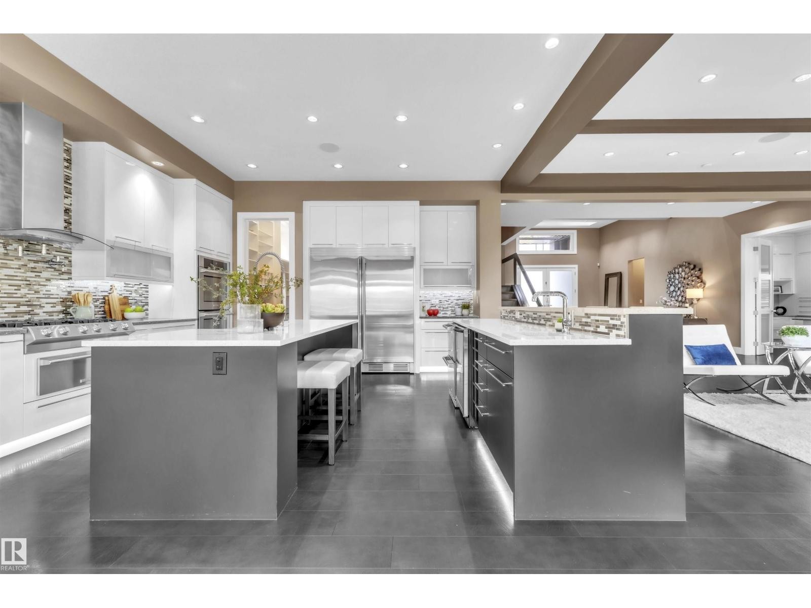 












4727 WOOLSEY CM NW

,
Edmonton,




Alberta
T6W2B9

