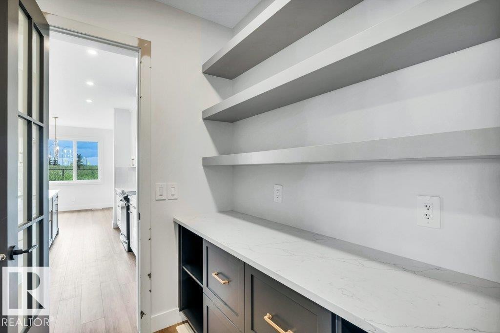 












80 HEMINGWAY CR

,
Spruce Grove,




Alberta
T7X2L6

