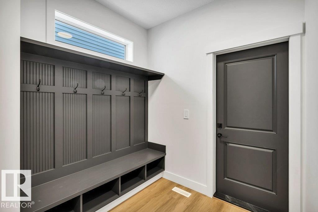 












80 HEMINGWAY CR

,
Spruce Grove,




Alberta
T7X2L6

