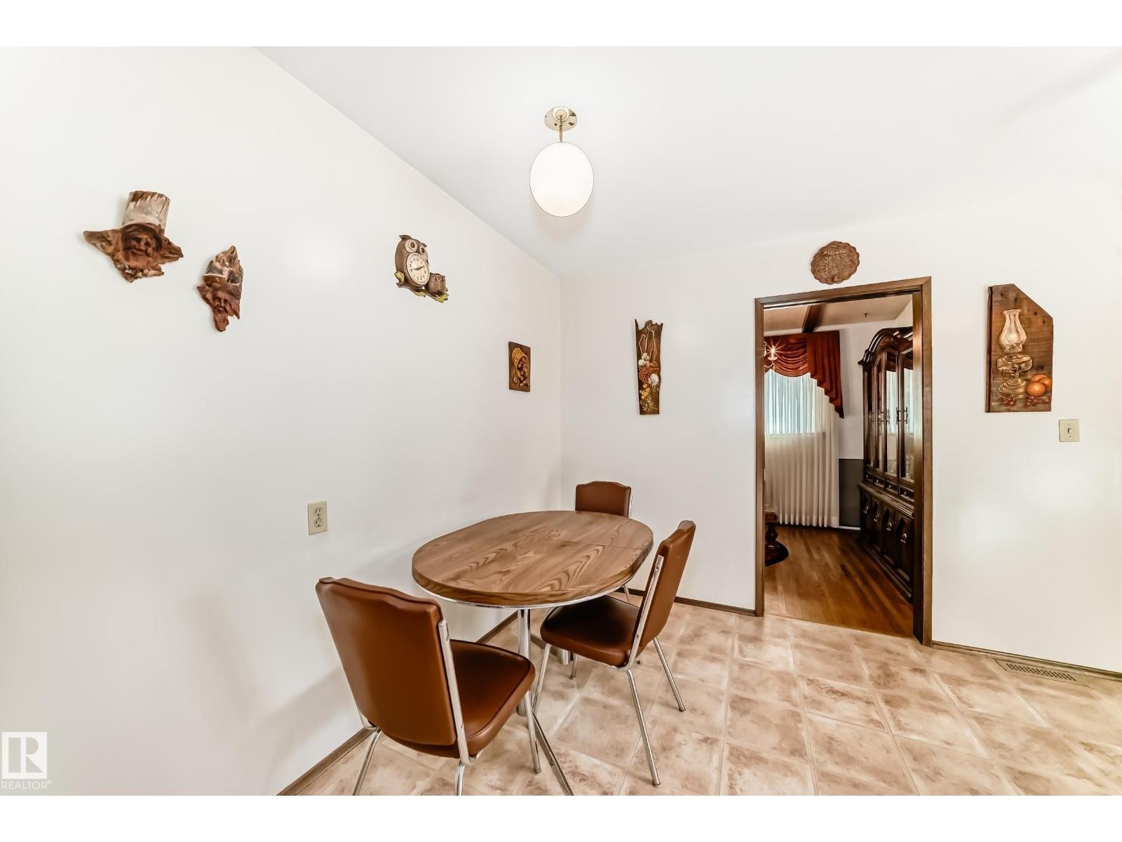 












70 FLEETWOOD CR

,
St. Albert,




Alberta
T8N1R5

