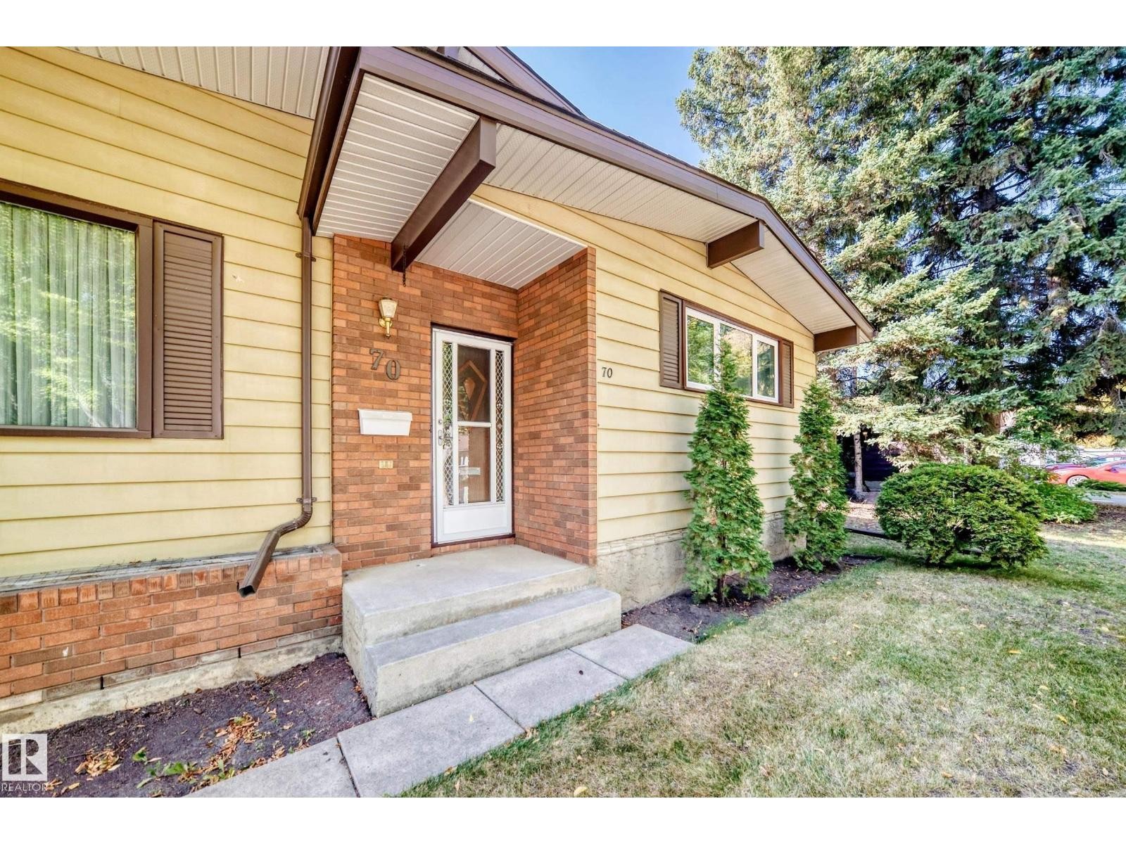 












70 FLEETWOOD CR

,
St. Albert,




Alberta
T8N1R5

