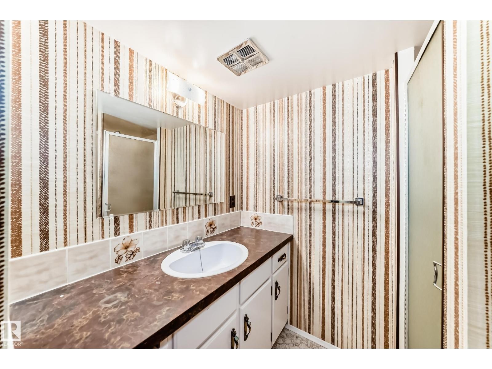 












70 FLEETWOOD CR

,
St. Albert,




Alberta
T8N1R5

