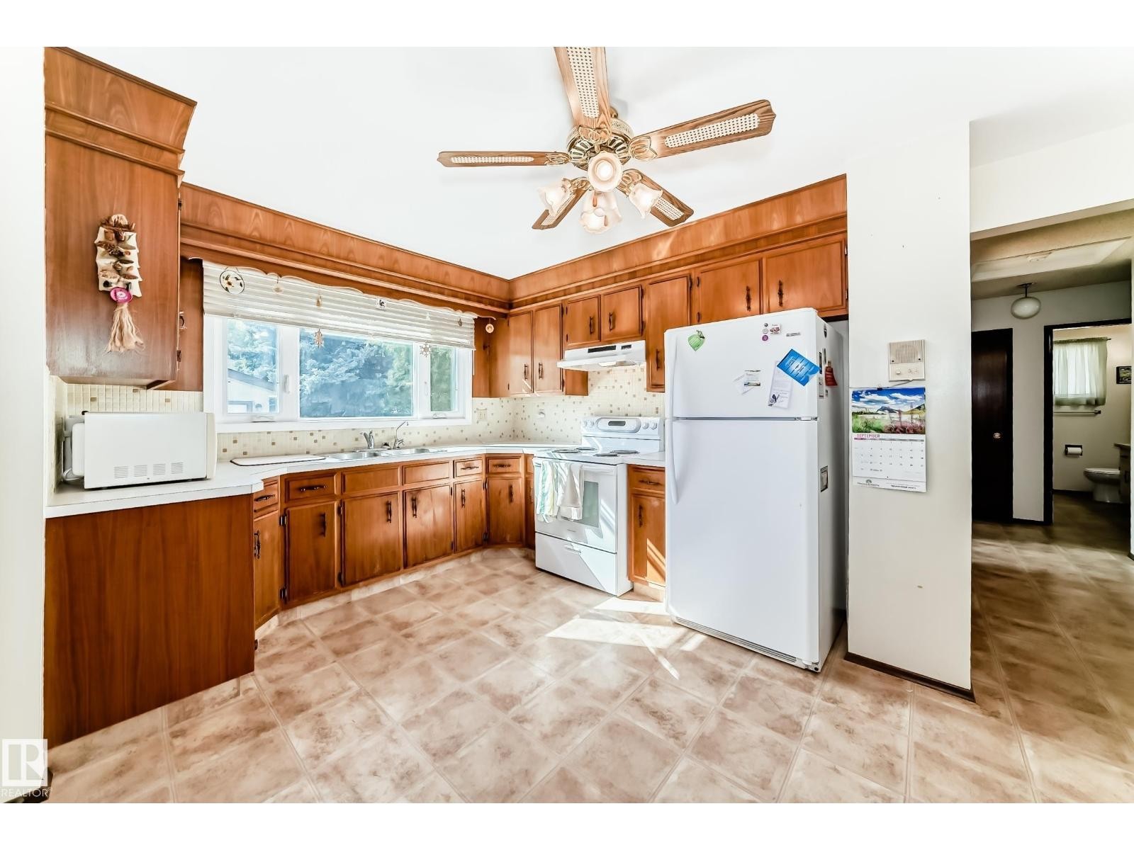 












70 FLEETWOOD CR

,
St. Albert,




Alberta
T8N1R5

