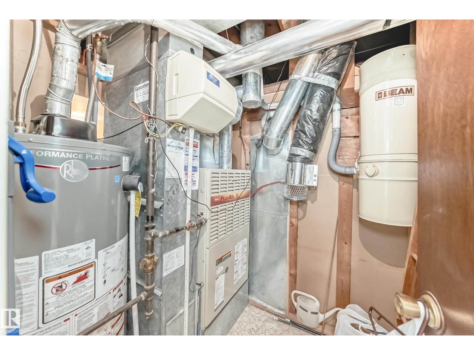 












70 FLEETWOOD CR

,
St. Albert,




Alberta
T8N1R5

