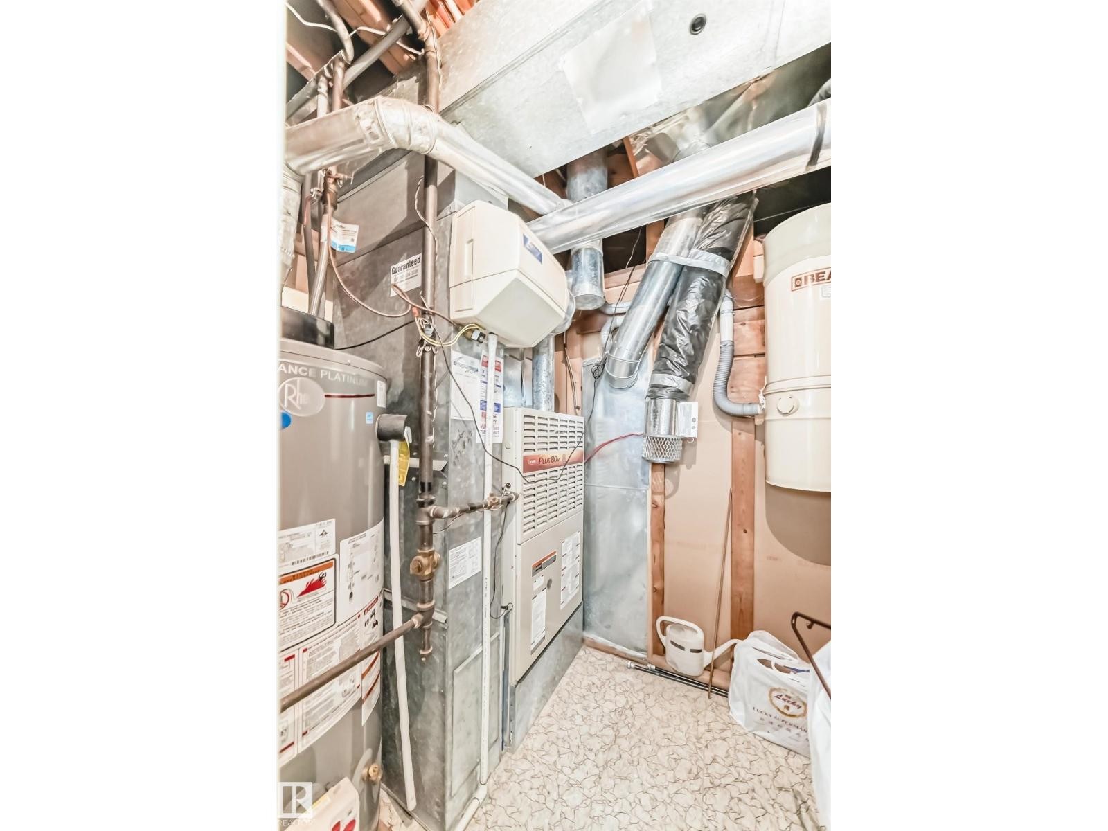 












70 FLEETWOOD CR

,
St. Albert,




Alberta
T8N1R5

