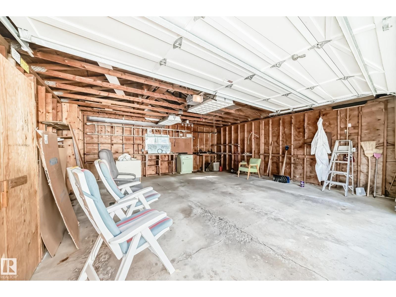 












70 FLEETWOOD CR

,
St. Albert,




Alberta
T8N1R5

