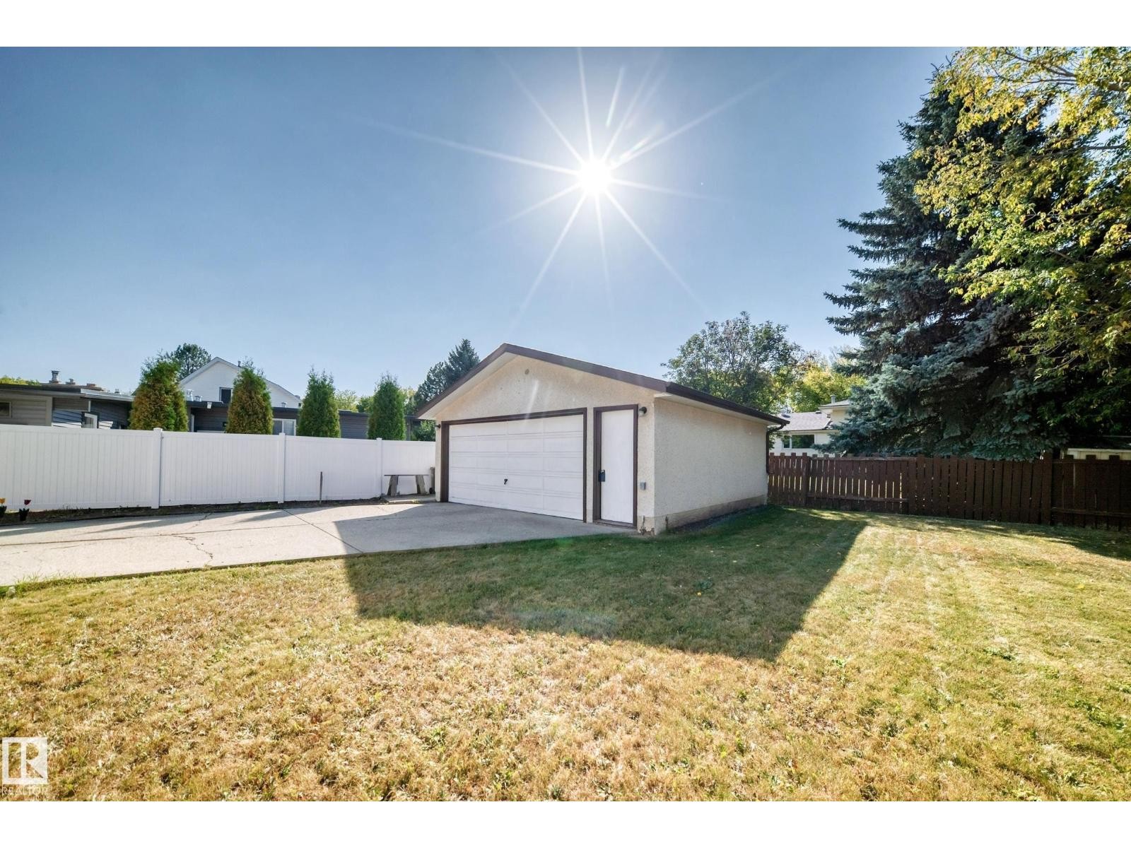 












70 FLEETWOOD CR

,
St. Albert,




Alberta
T8N1R5

