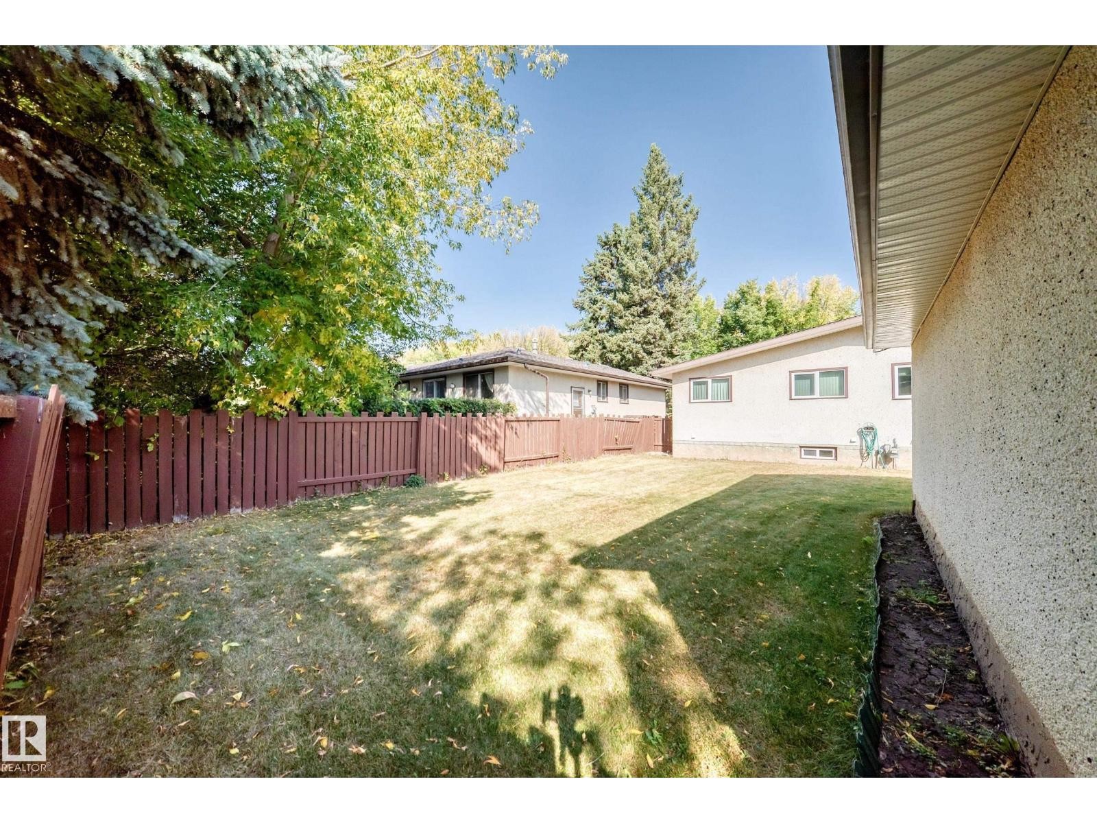 












70 FLEETWOOD CR

,
St. Albert,




Alberta
T8N1R5

