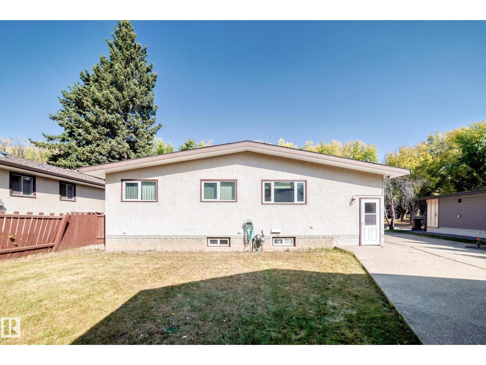 












70 FLEETWOOD CR

,
St. Albert,




Alberta
T8N1R5

