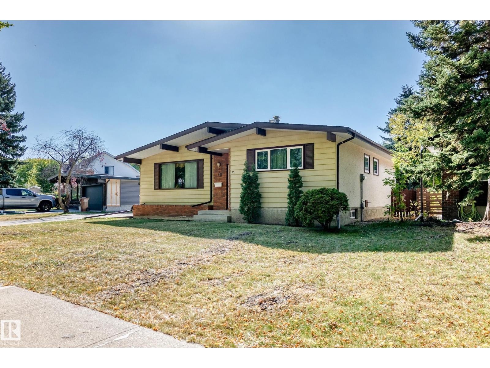 












70 FLEETWOOD CR

,
St. Albert,




Alberta
T8N1R5

