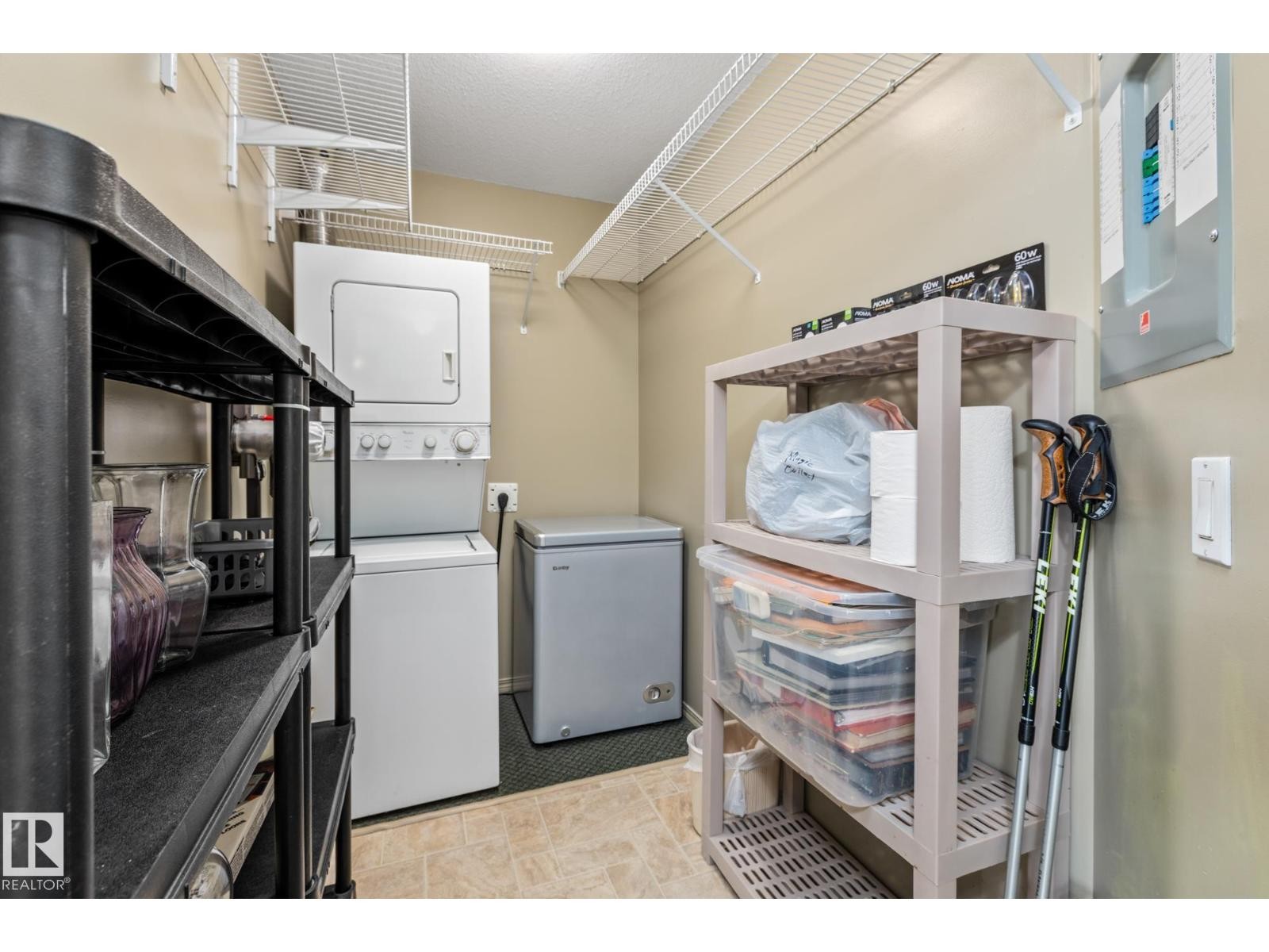 












#414 78 MCKENNEY AV

,
St. Albert,




Alberta
T8N1L9

