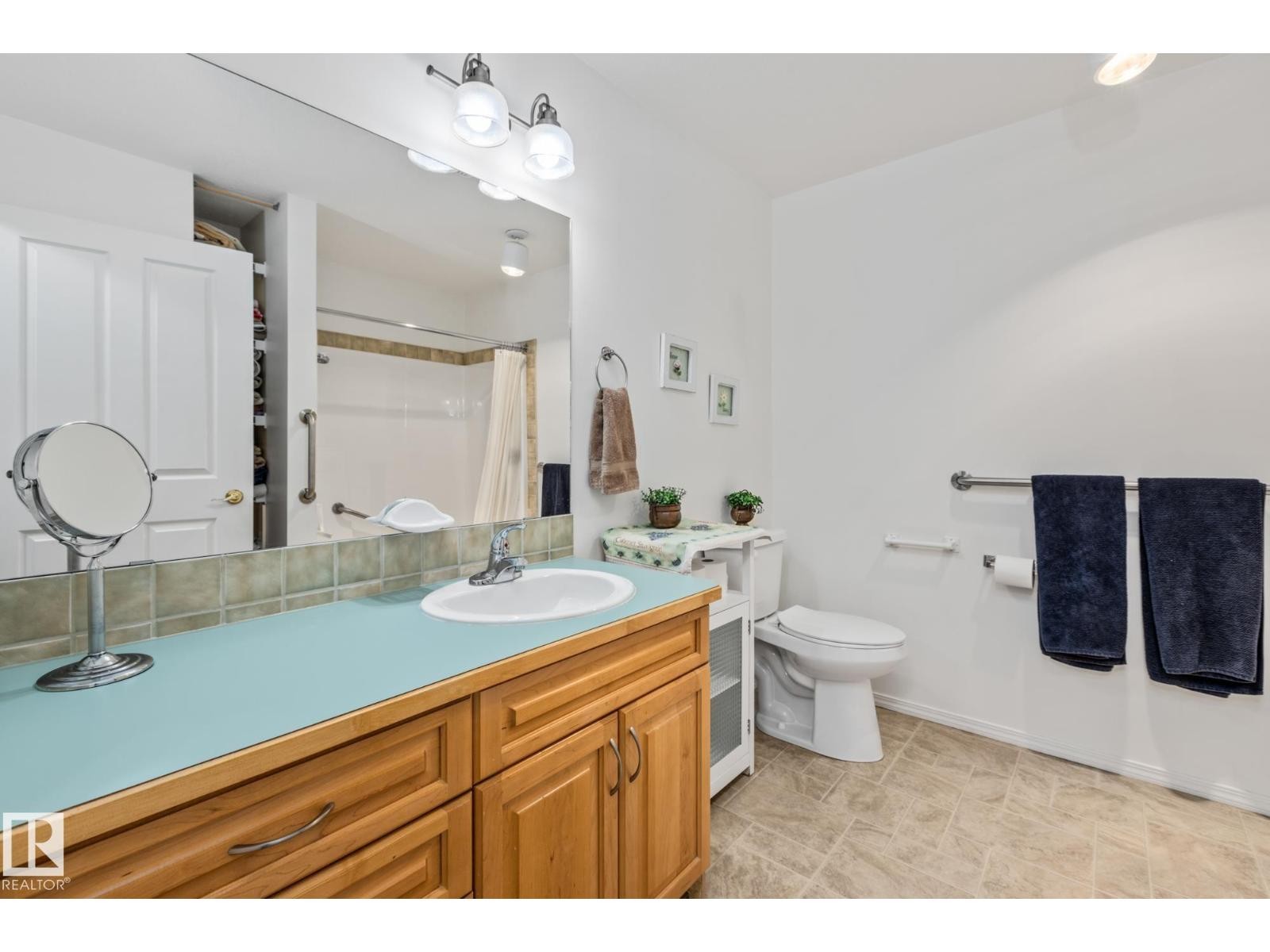












#414 78 MCKENNEY AV

,
St. Albert,




Alberta
T8N1L9

