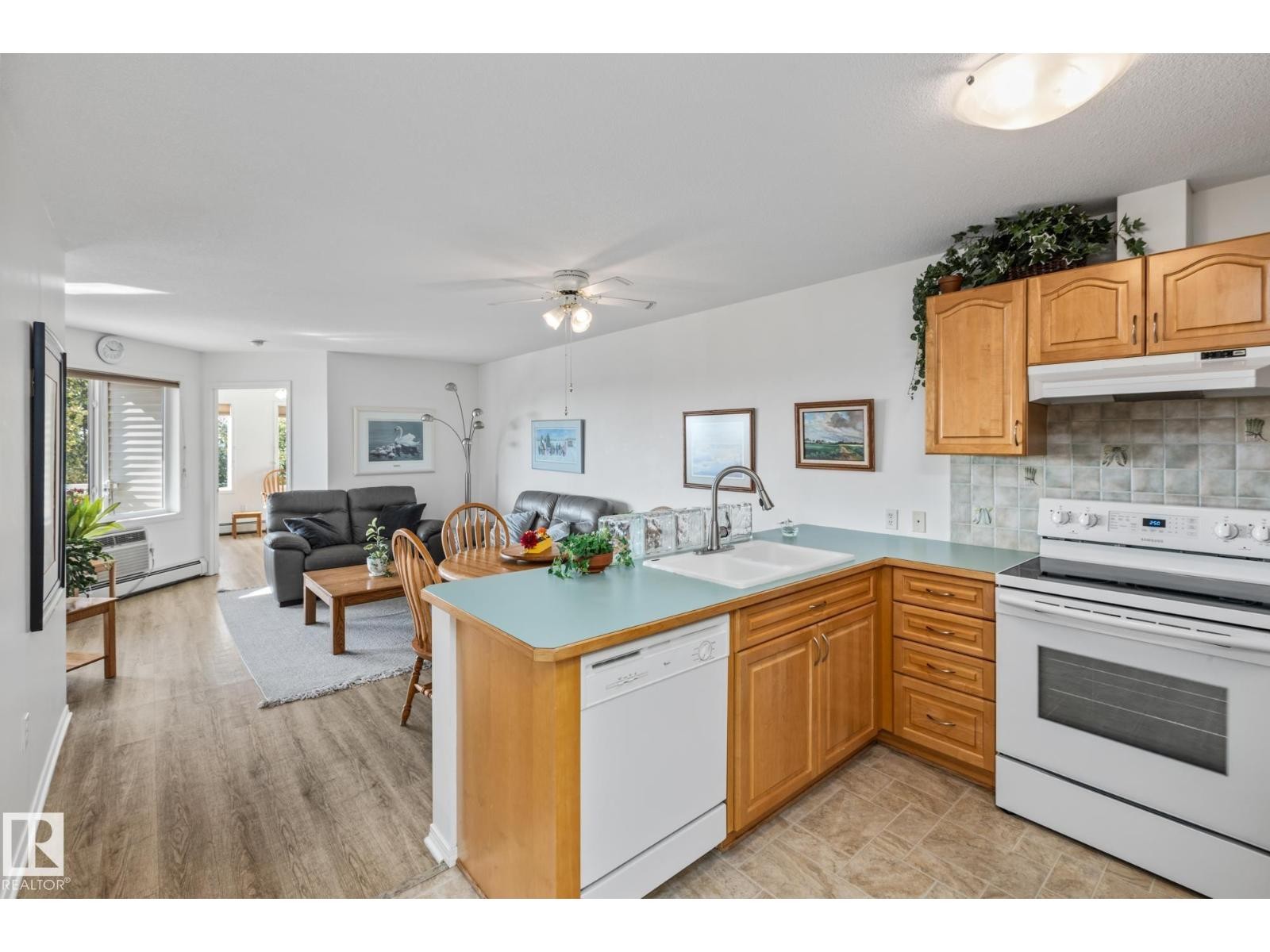 












#414 78 MCKENNEY AV

,
St. Albert,




Alberta
T8N1L9

