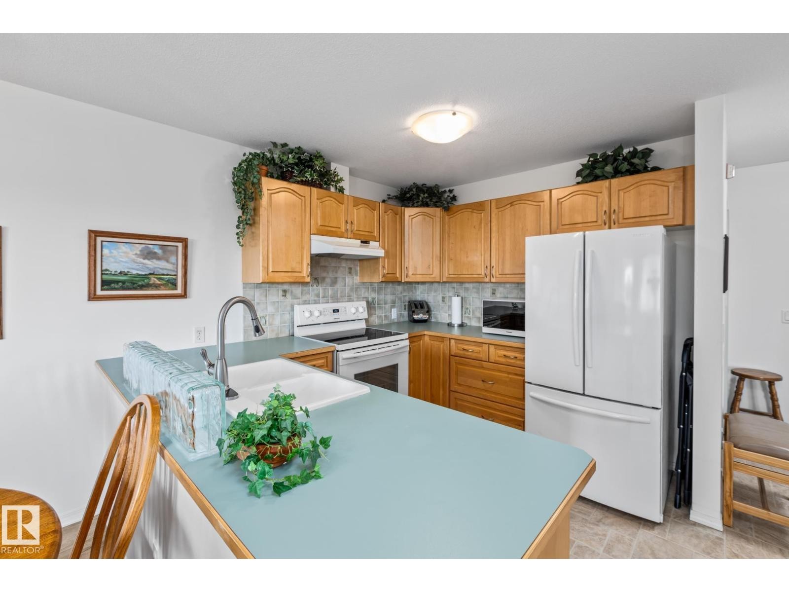 












#414 78 MCKENNEY AV

,
St. Albert,




Alberta
T8N1L9

