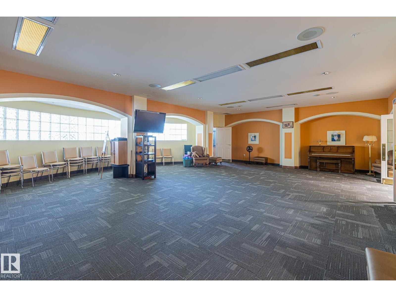 












#414 78 MCKENNEY AV

,
St. Albert,




Alberta
T8N1L9

