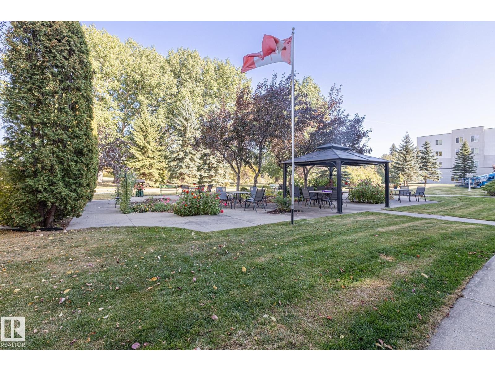 












#414 78 MCKENNEY AV

,
St. Albert,




Alberta
T8N1L9

