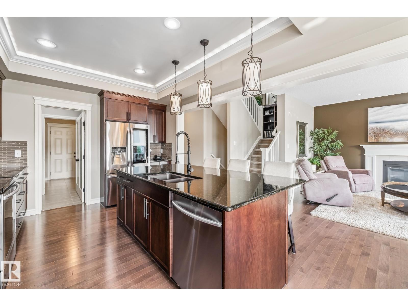 












10 MEADOWLAND GD

,
Spruce Grove,




Alberta
T7X0N3


