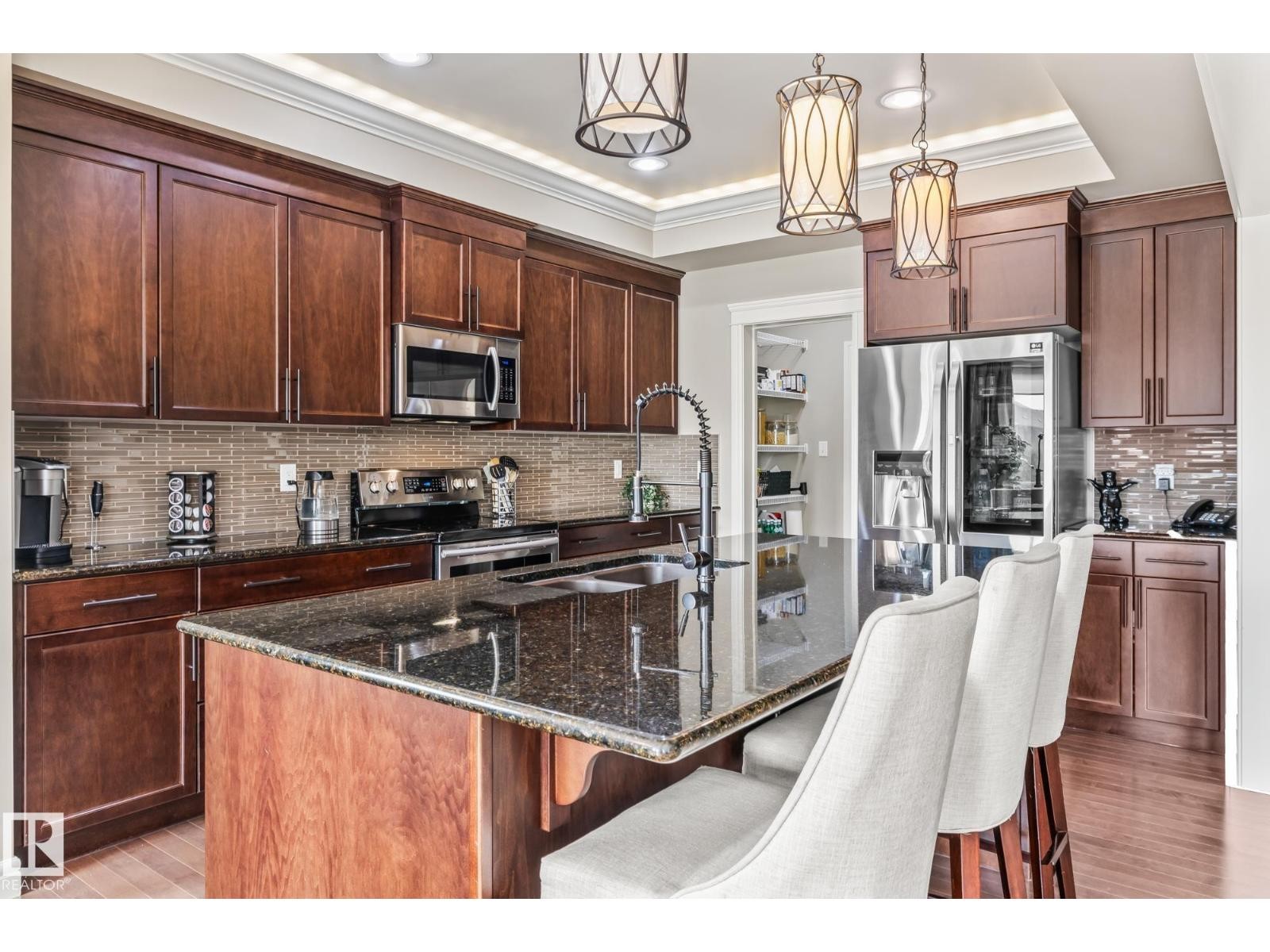 












10 MEADOWLAND GD

,
Spruce Grove,




Alberta
T7X0N3

