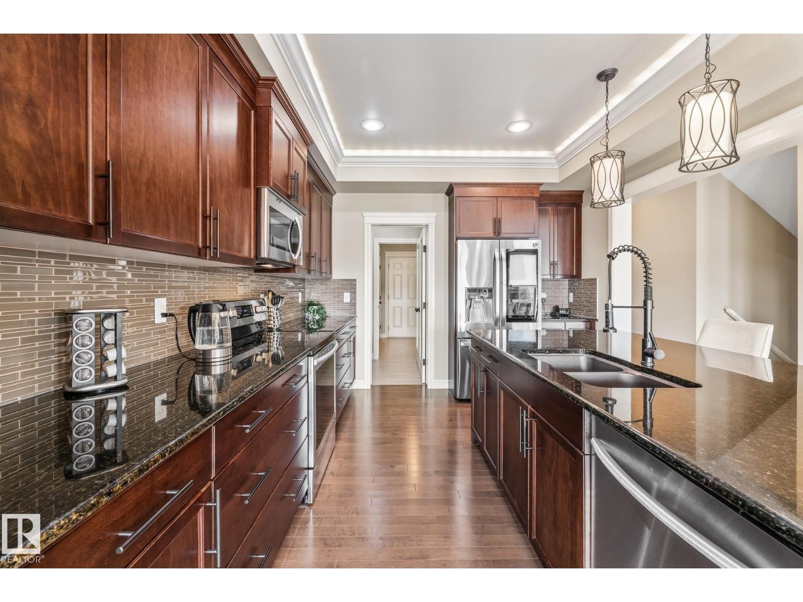 












10 MEADOWLAND GD

,
Spruce Grove,




Alberta
T7X0N3

