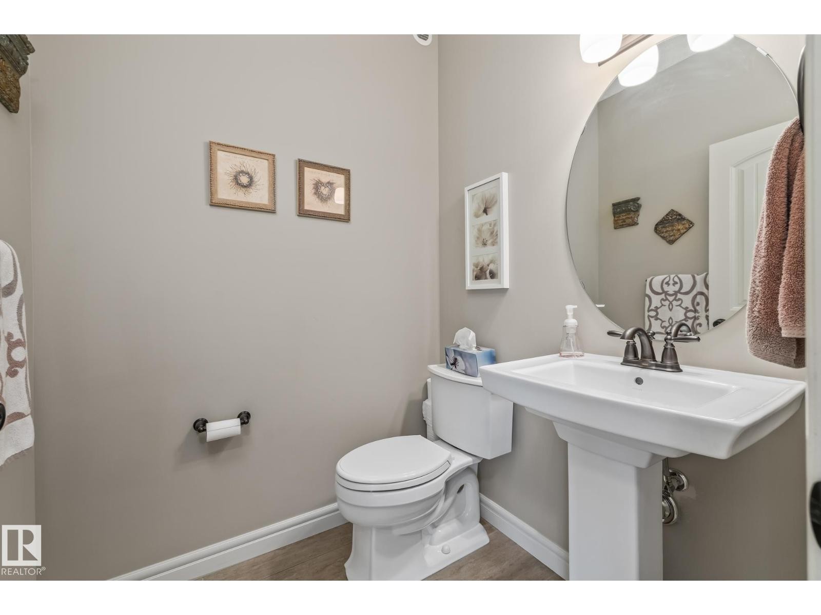 












10 MEADOWLAND GD

,
Spruce Grove,




Alberta
T7X0N3

