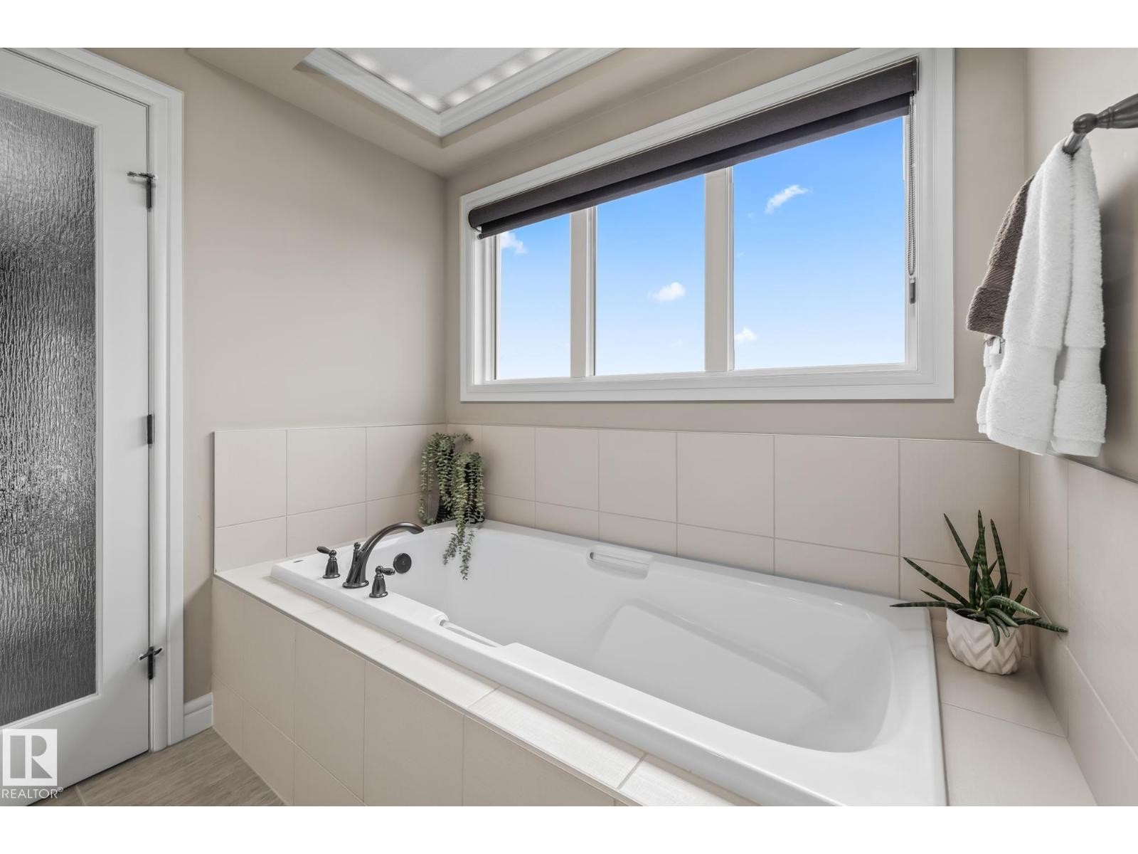 












10 MEADOWLAND GD

,
Spruce Grove,




Alberta
T7X0N3

