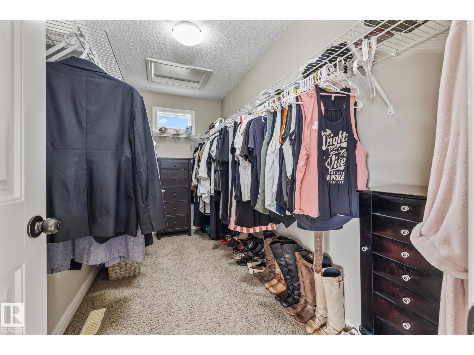 












10 MEADOWLAND GD

,
Spruce Grove,




Alberta
T7X0N3

