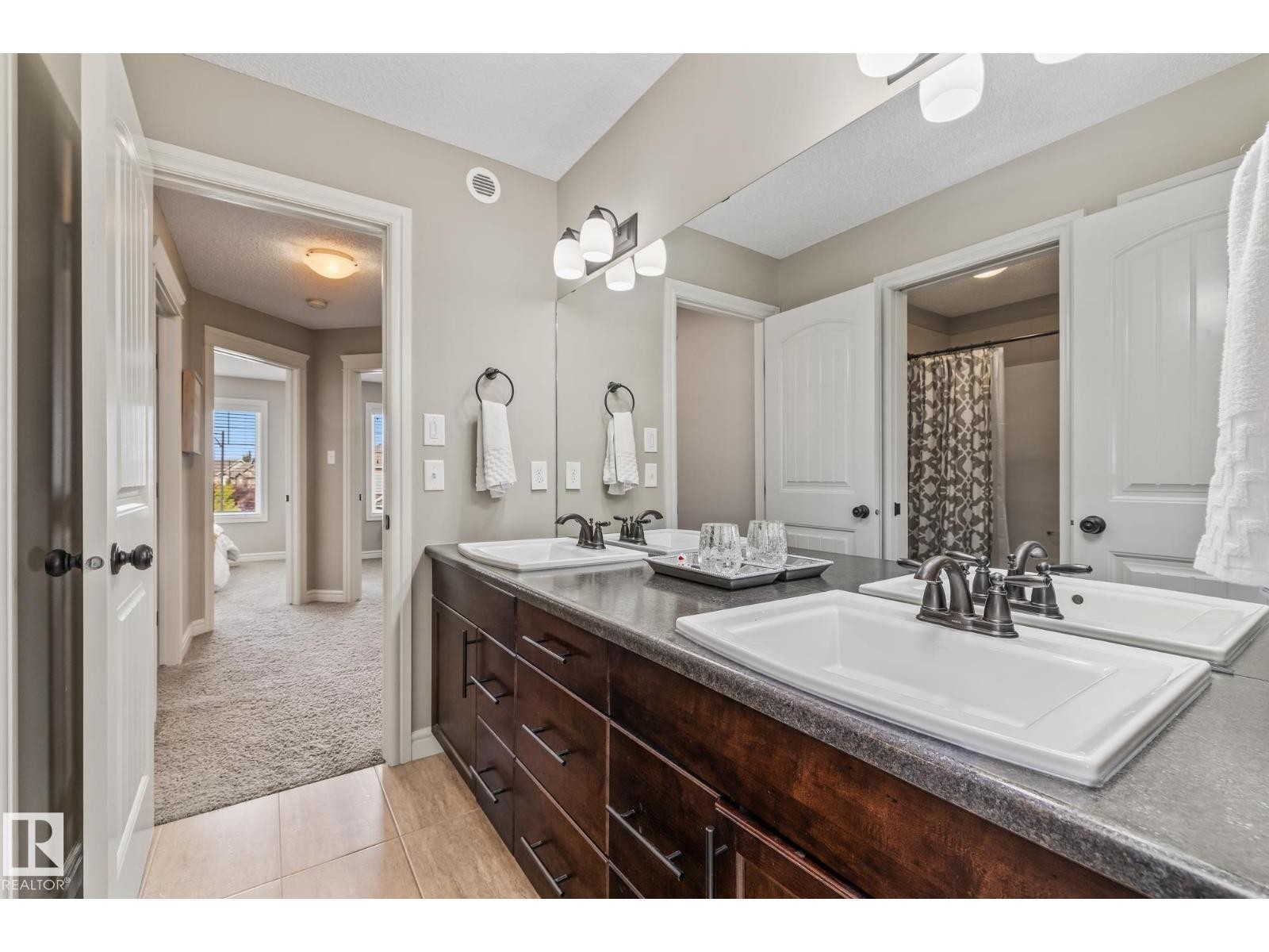 












10 MEADOWLAND GD

,
Spruce Grove,




Alberta
T7X0N3

