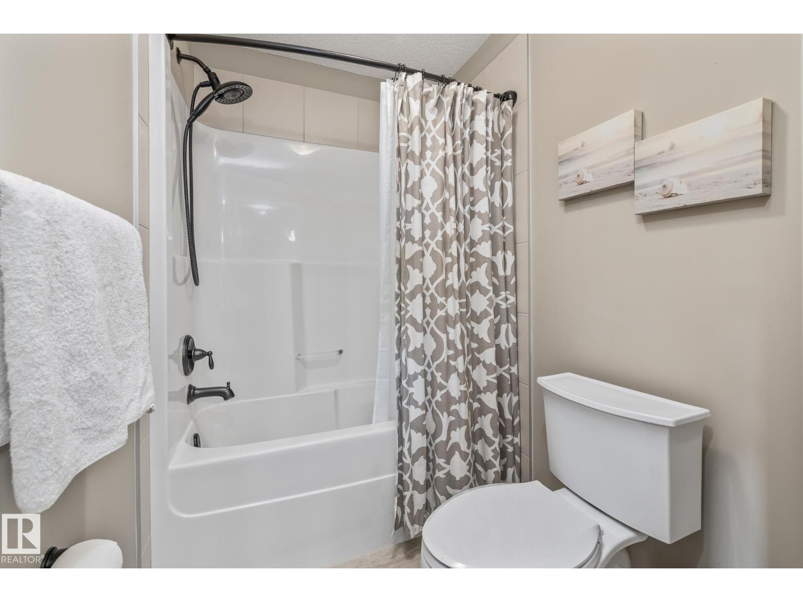 












10 MEADOWLAND GD

,
Spruce Grove,




Alberta
T7X0N3

