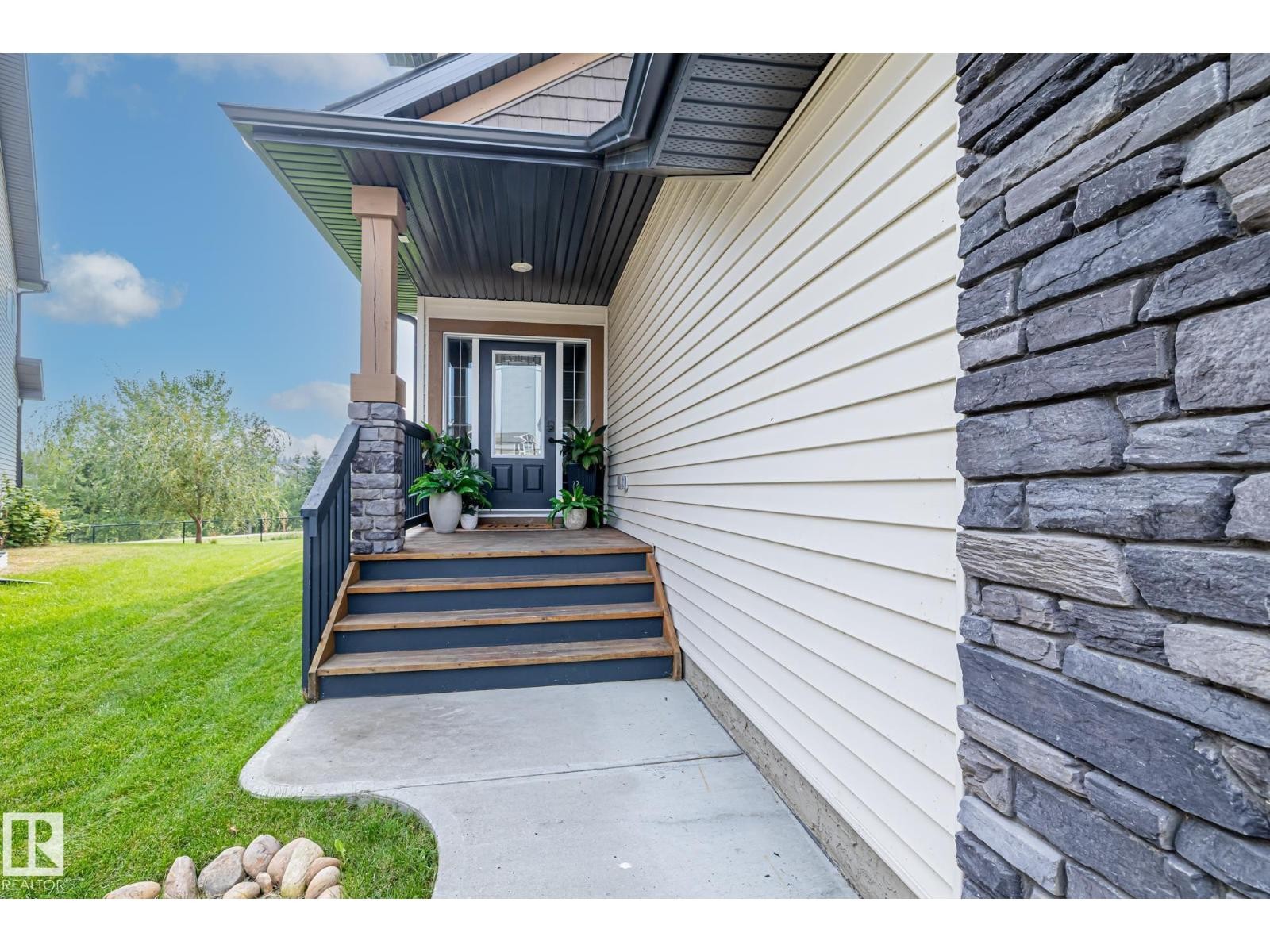 












10 MEADOWLAND GD

,
Spruce Grove,




Alberta
T7X0N3

