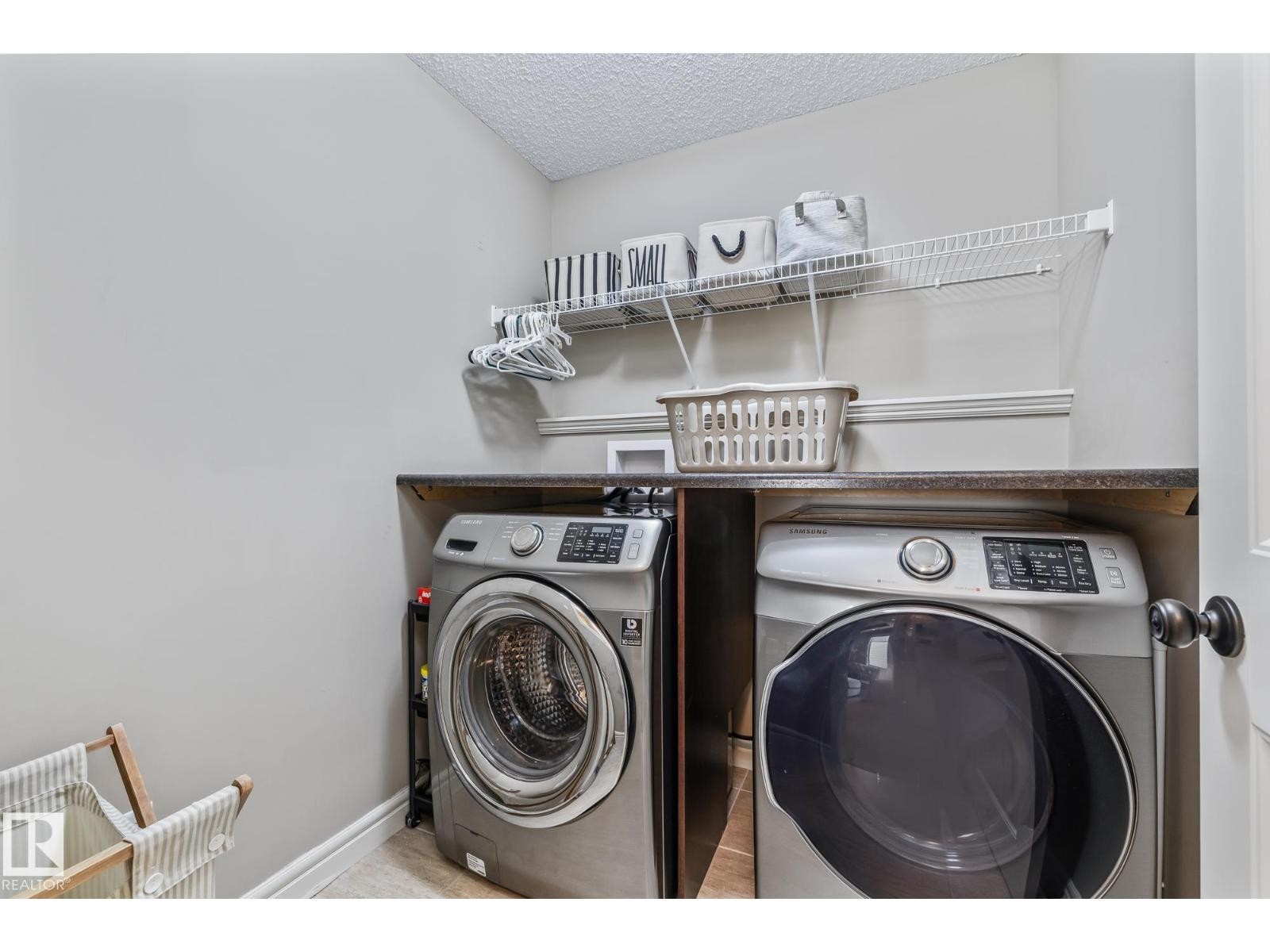 












10 MEADOWLAND GD

,
Spruce Grove,




Alberta
T7X0N3

