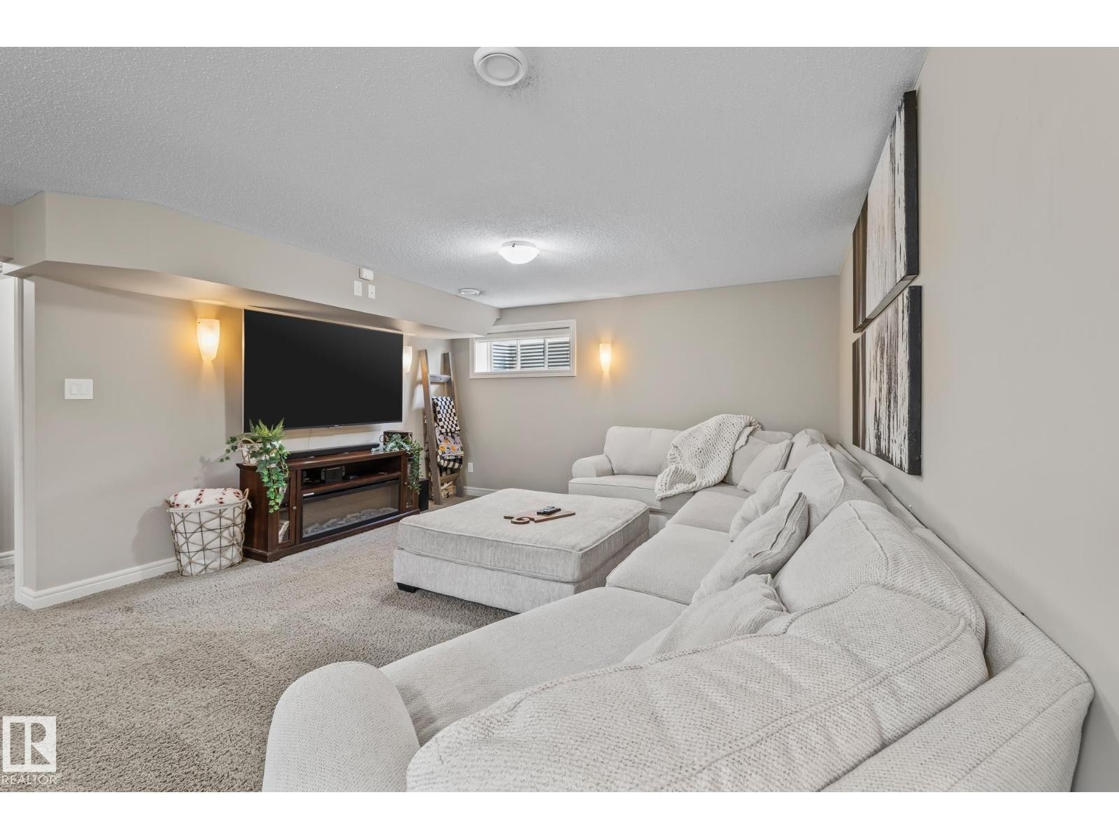 












10 MEADOWLAND GD

,
Spruce Grove,




Alberta
T7X0N3

