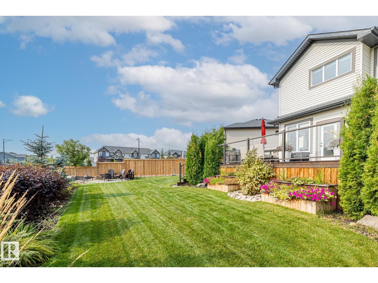 












10 MEADOWLAND GD

,
Spruce Grove,




Alberta
T7X0N3

