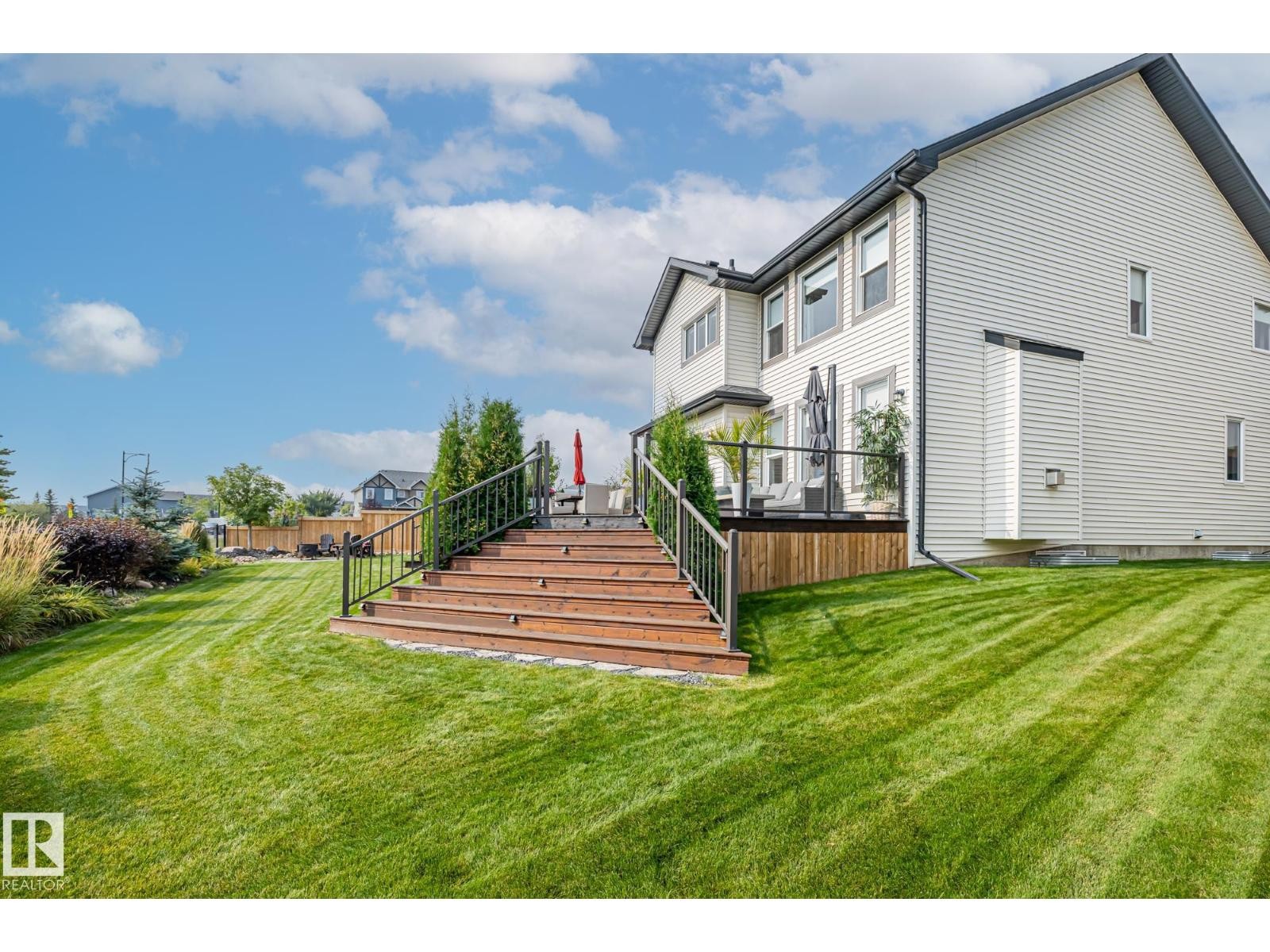 












10 MEADOWLAND GD

,
Spruce Grove,




Alberta
T7X0N3

