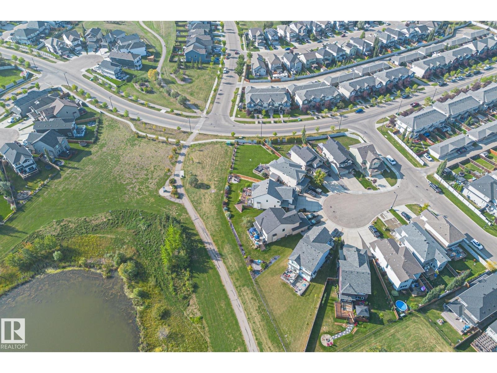 












10 MEADOWLAND GD

,
Spruce Grove,




Alberta
T7X0N3

