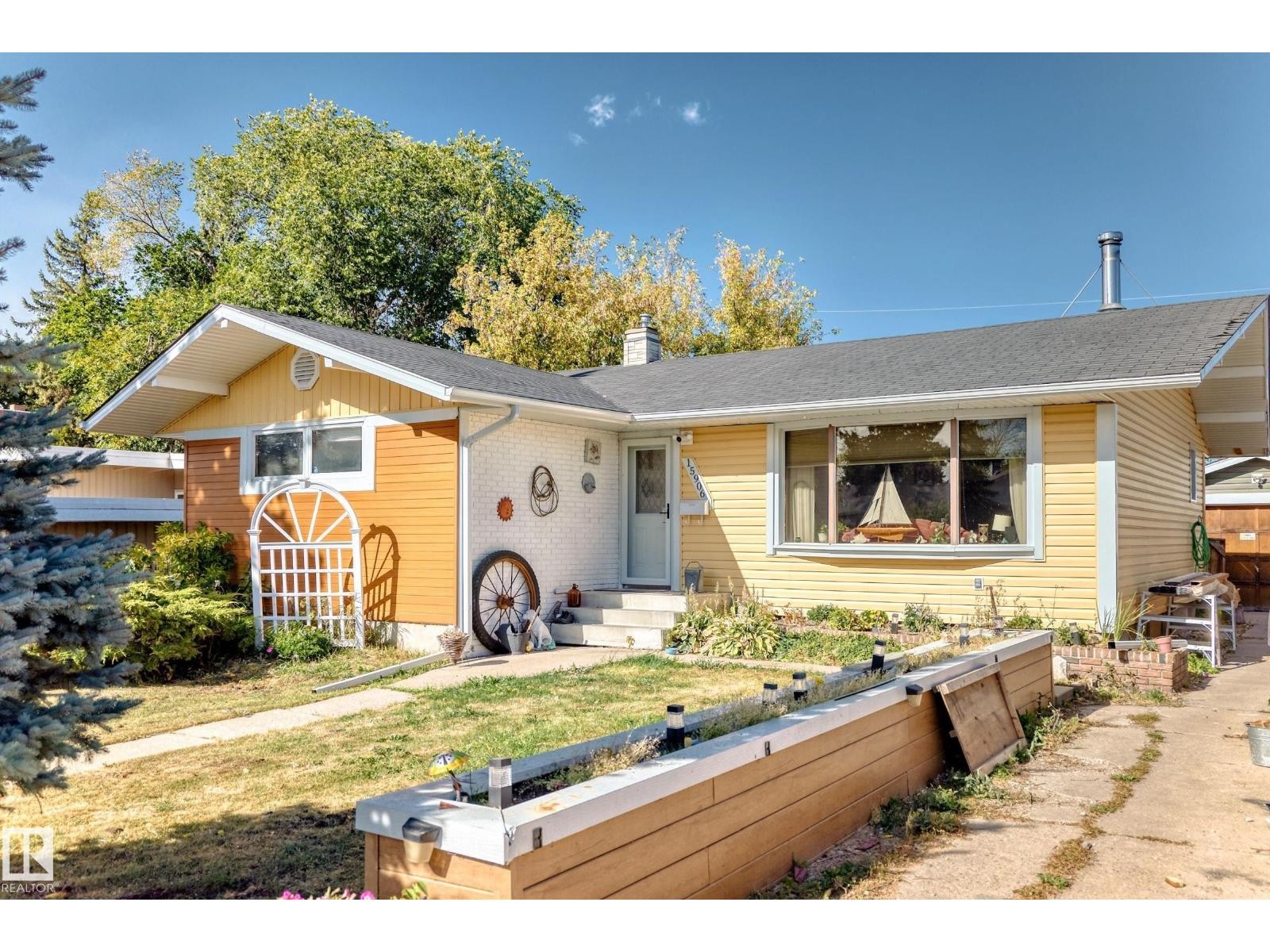 












15906 92A AV NW

,
Edmonton,




Alberta
T5R5C6


