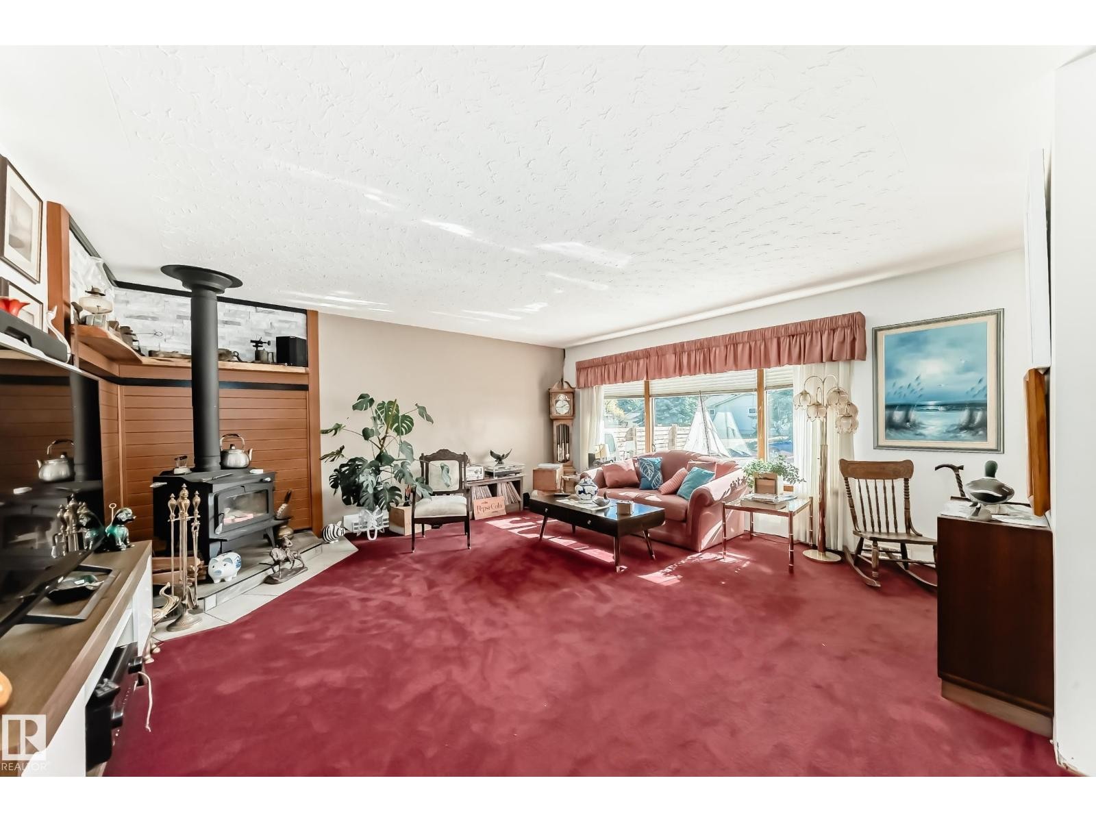 












15906 92A AV NW

,
Edmonton,




Alberta
T5R5C6

