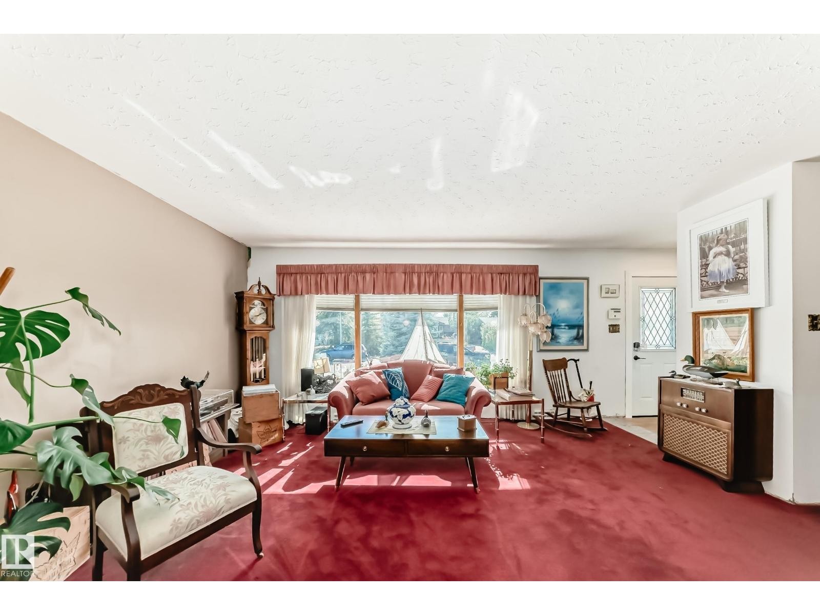 












15906 92A AV NW

,
Edmonton,




Alberta
T5R5C6

