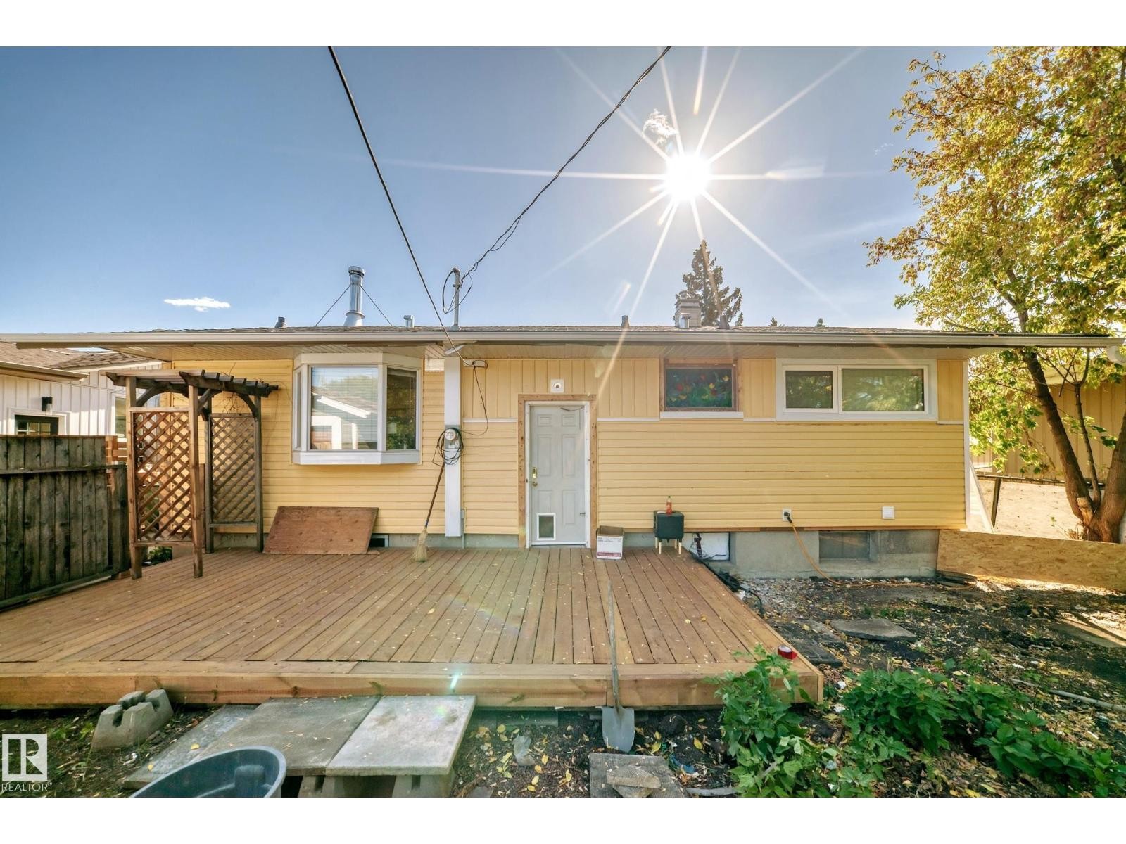 












15906 92A AV NW

,
Edmonton,




Alberta
T5R5C6


