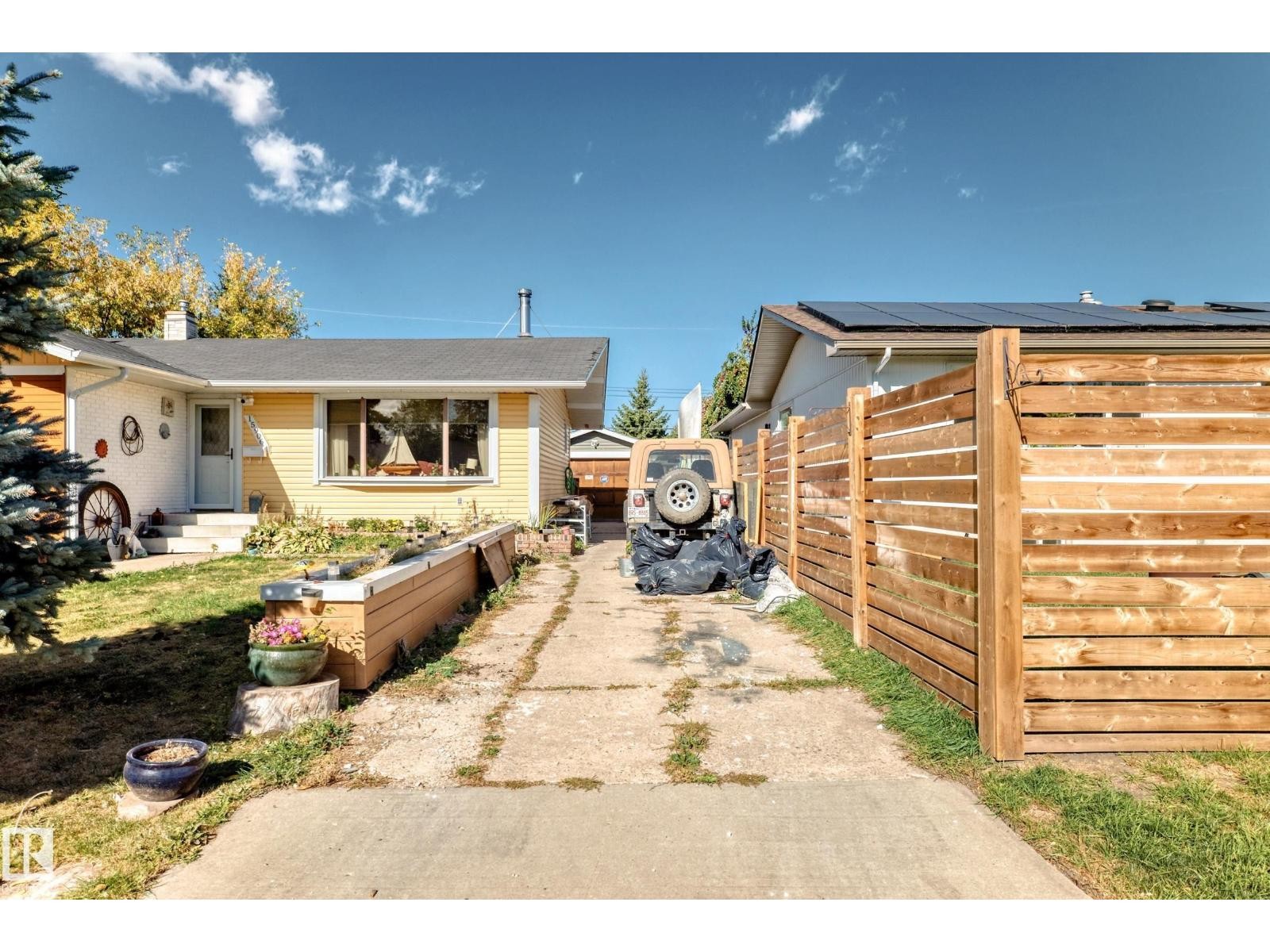 












15906 92A AV NW

,
Edmonton,




Alberta
T5R5C6

