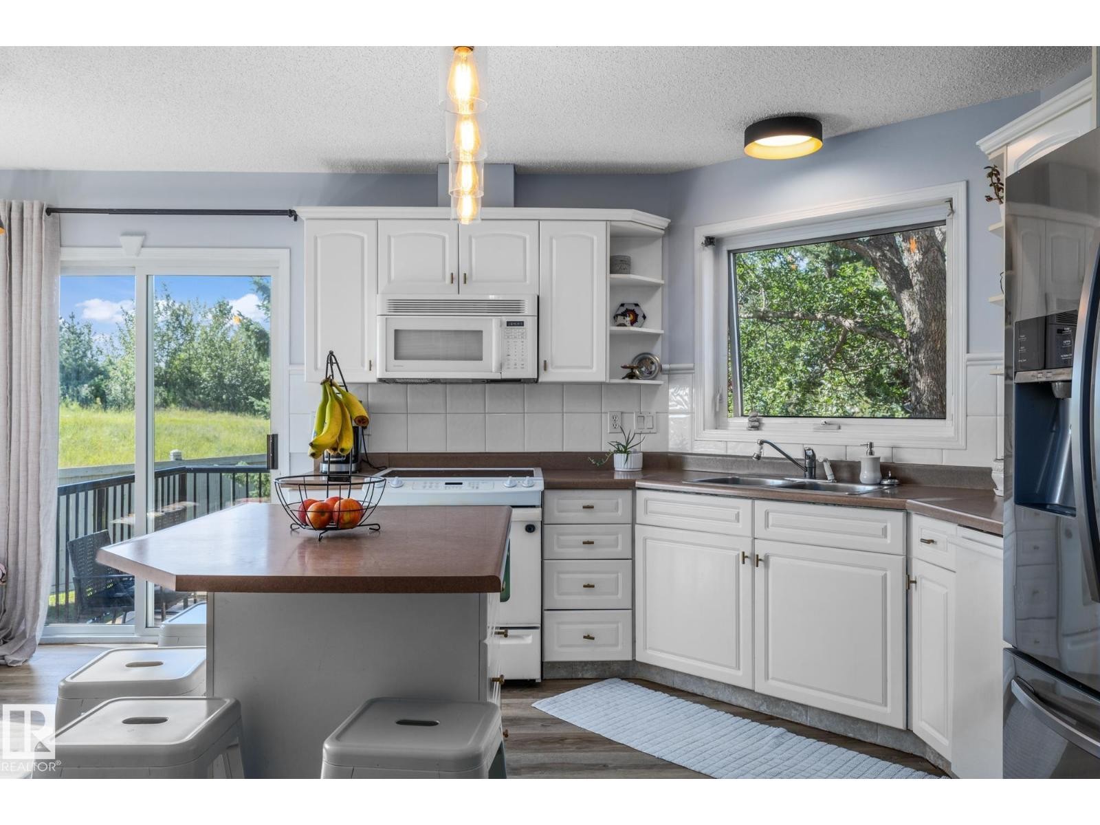 












#23 1237 CARTER CREST RD NW

,
Edmonton,




Alberta
T6R2R2

