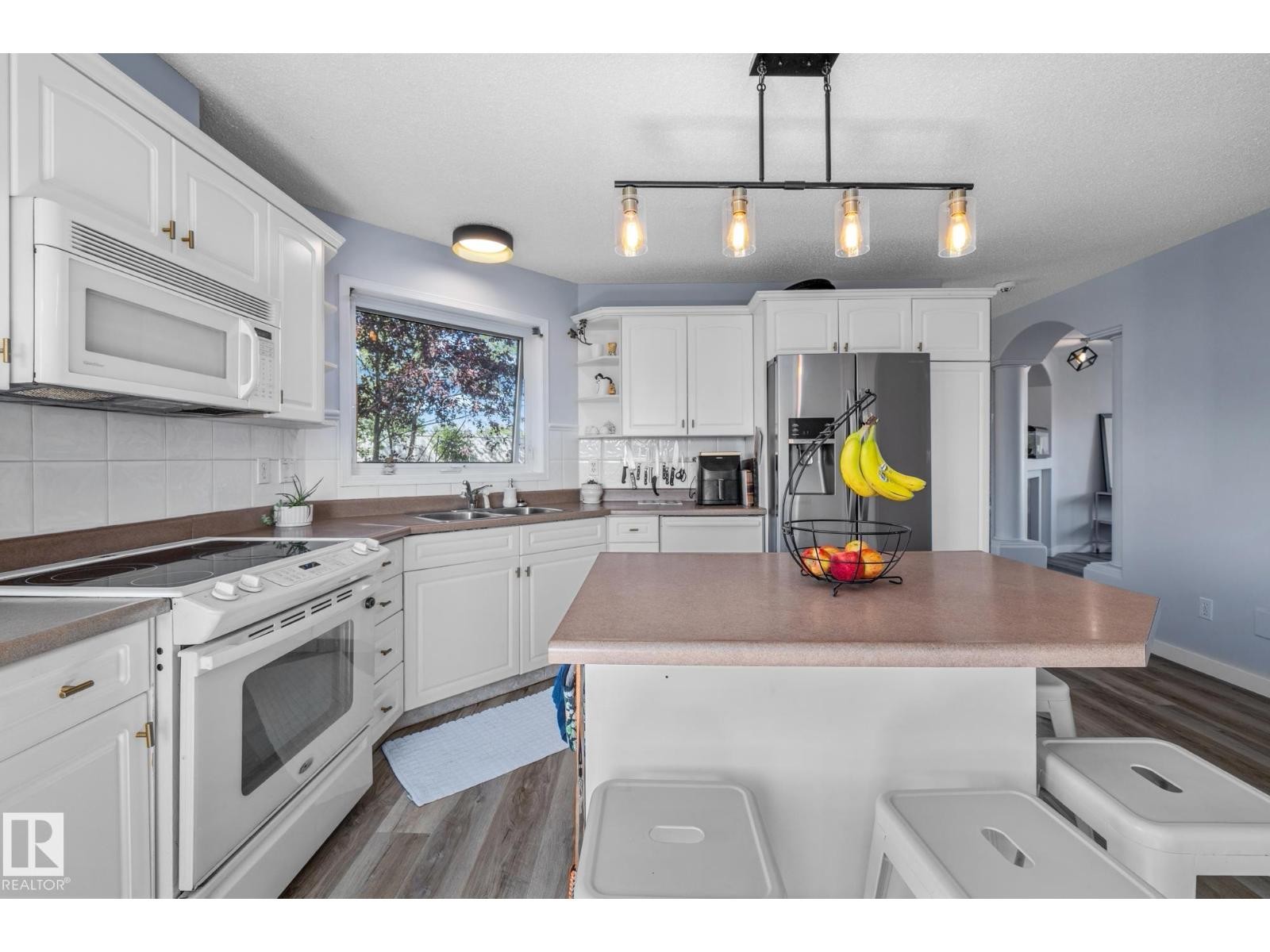 












#23 1237 CARTER CREST RD NW

,
Edmonton,




Alberta
T6R2R2

