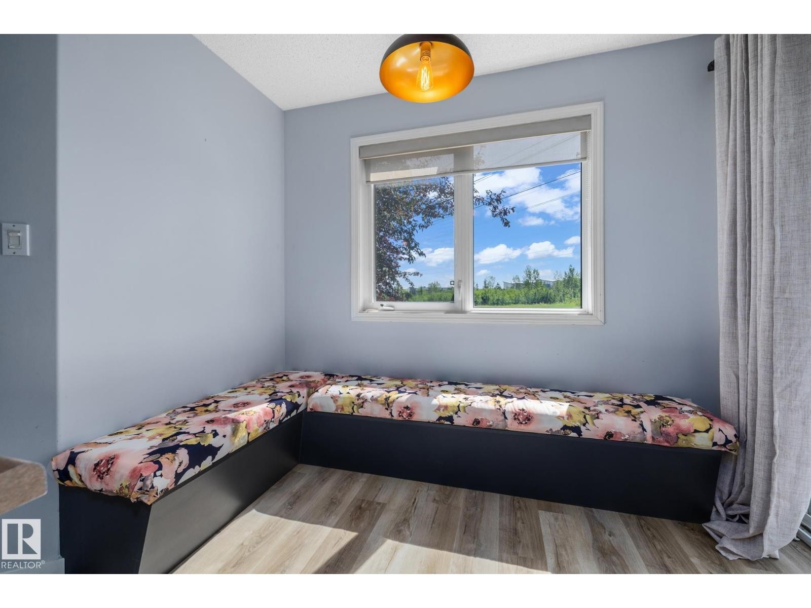 












#23 1237 CARTER CREST RD NW

,
Edmonton,




Alberta
T6R2R2

