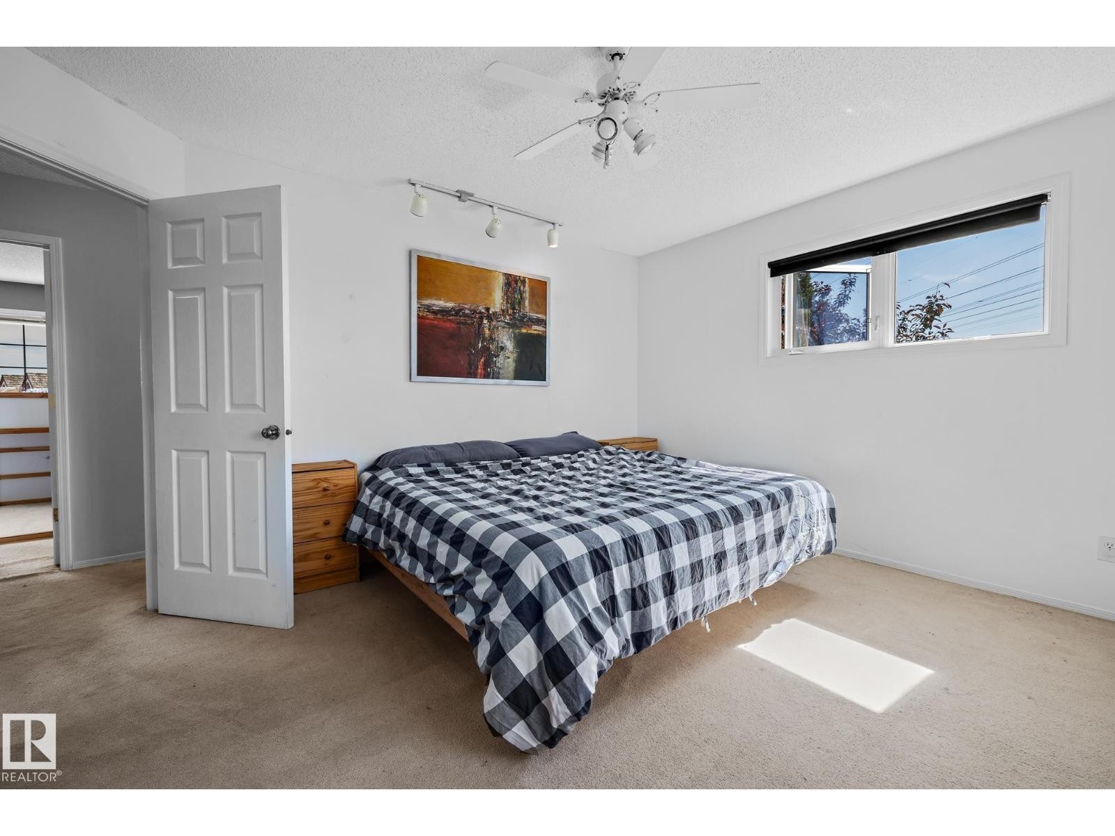 












#23 1237 CARTER CREST RD NW

,
Edmonton,




Alberta
T6R2R2

