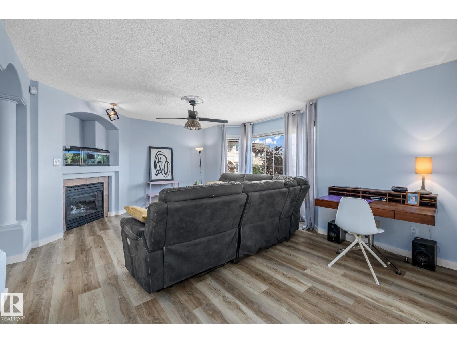 












#23 1237 CARTER CREST RD NW

,
Edmonton,




Alberta
T6R2R2

