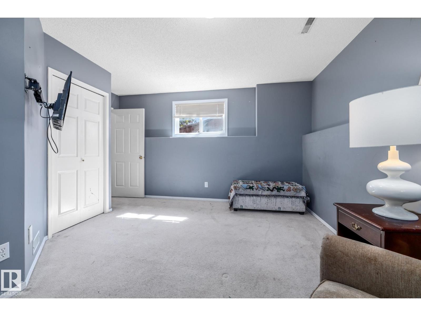 












#23 1237 CARTER CREST RD NW

,
Edmonton,




Alberta
T6R2R2

