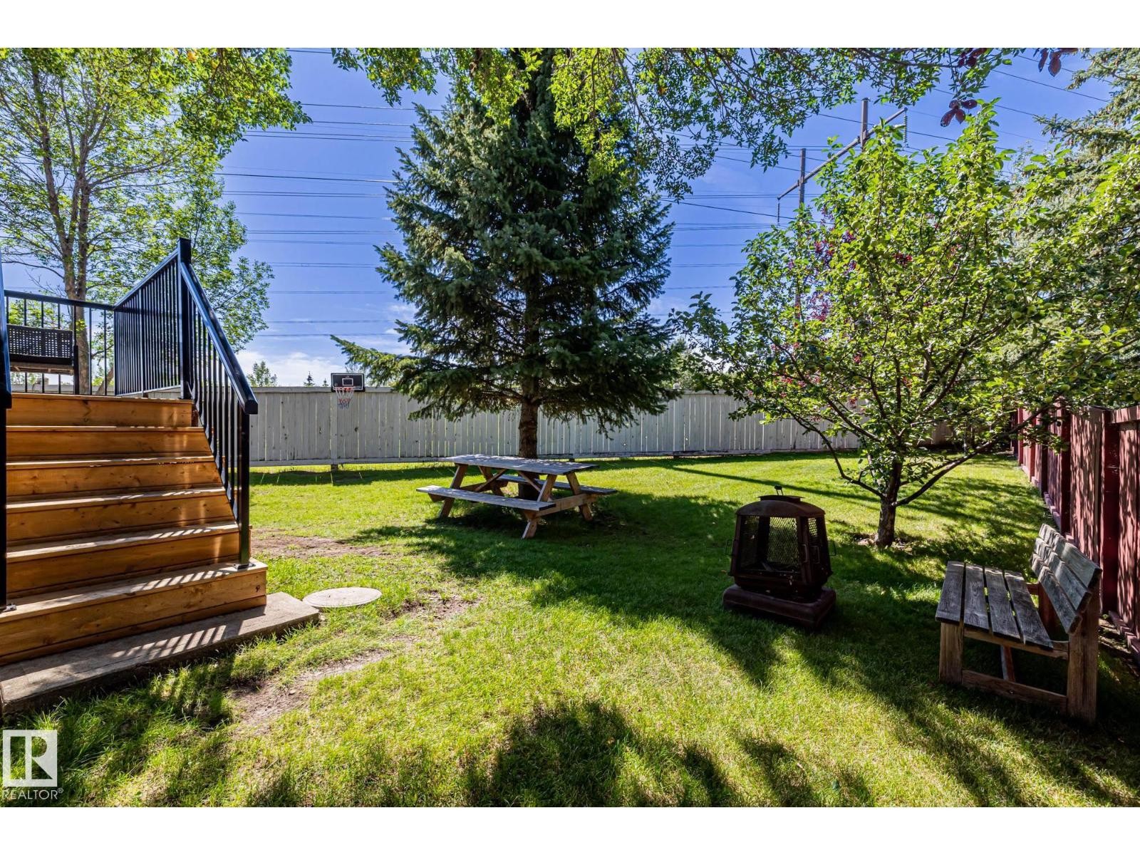












#23 1237 CARTER CREST RD NW

,
Edmonton,




Alberta
T6R2R2


