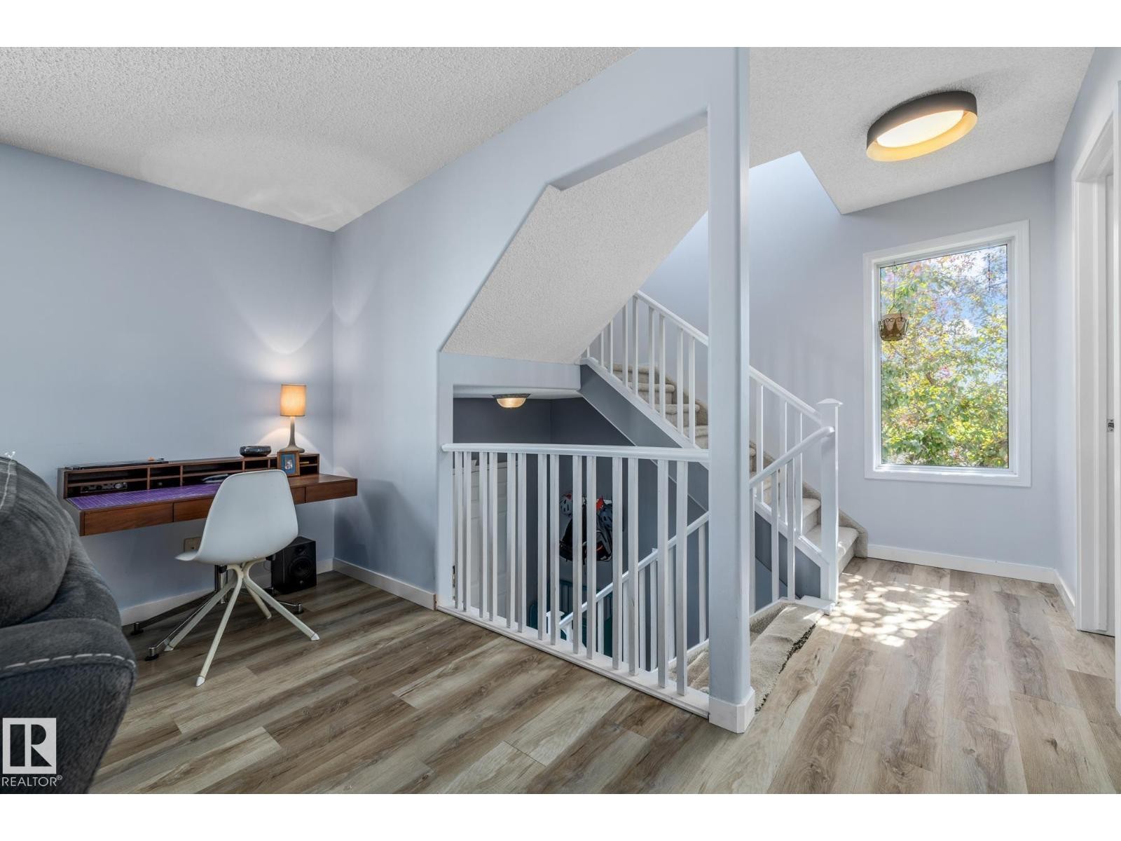 












#23 1237 CARTER CREST RD NW

,
Edmonton,




Alberta
T6R2R2

