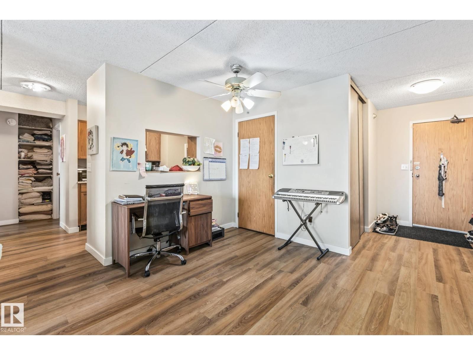 












#905 9917 110 ST NW

,
Edmonton,




Alberta
T5K2N4

