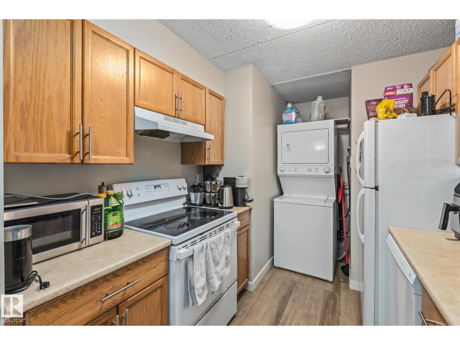












#905 9917 110 ST NW

,
Edmonton,




Alberta
T5K2N4

